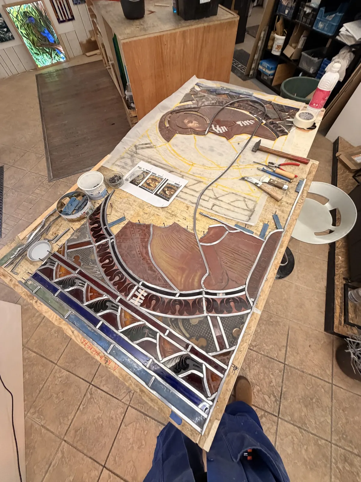 Détail de vitrail à l’atelier